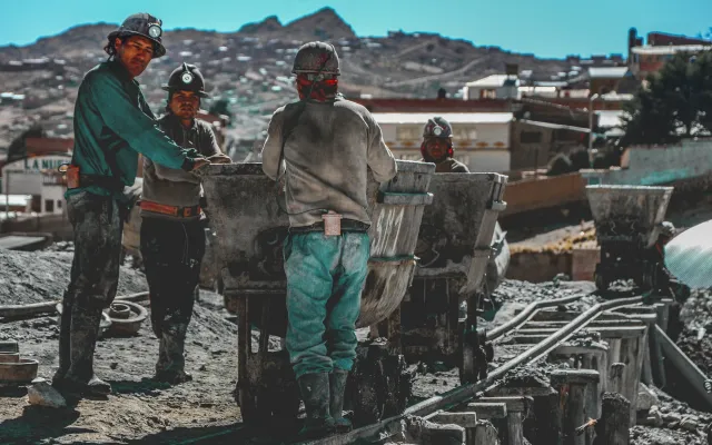 minatori al lavoro